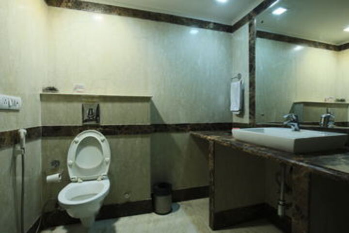 Room 4 of 21