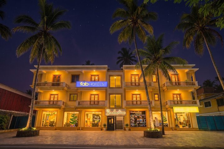 Fabhotel Shadowline
