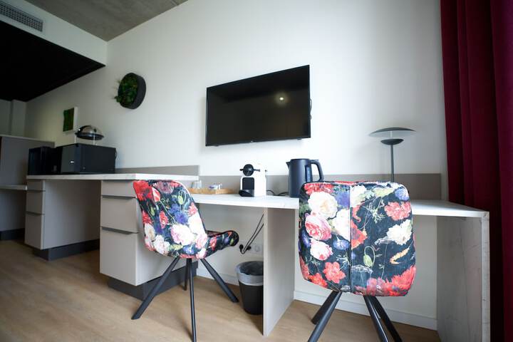 Room 48 of 94