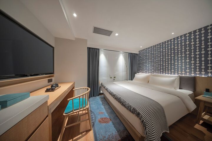 Room 11 of 60