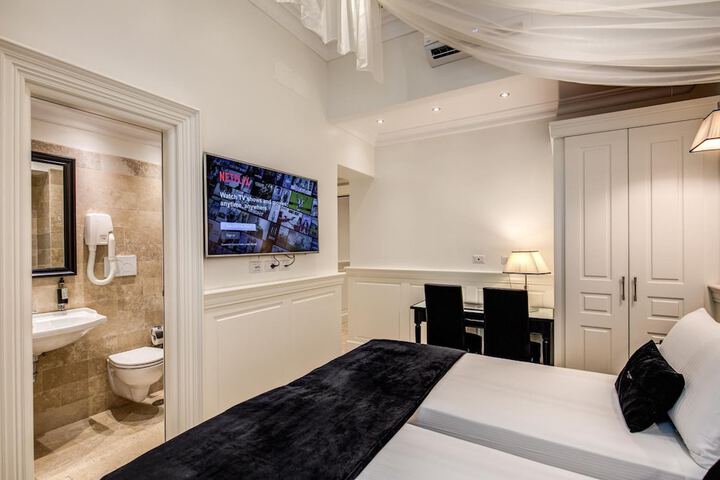 Room 29 of 48