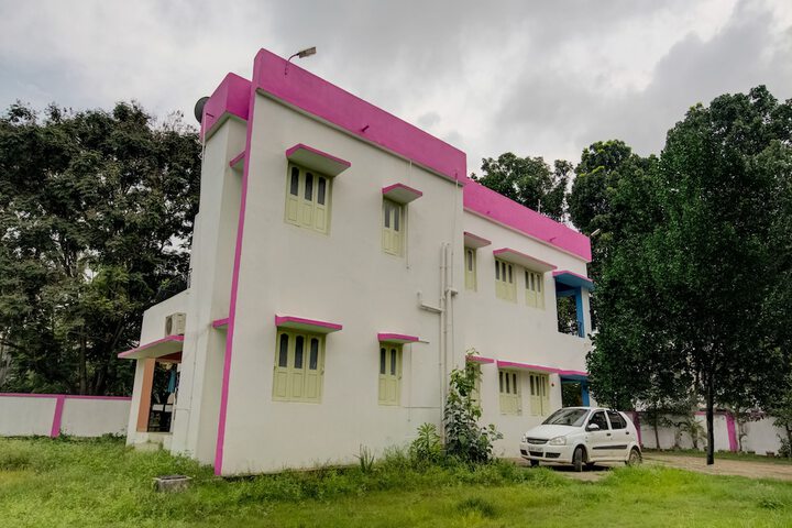 OYO 47078 Executives Palace
