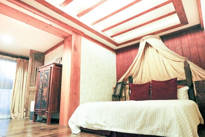 Room 23 of 128