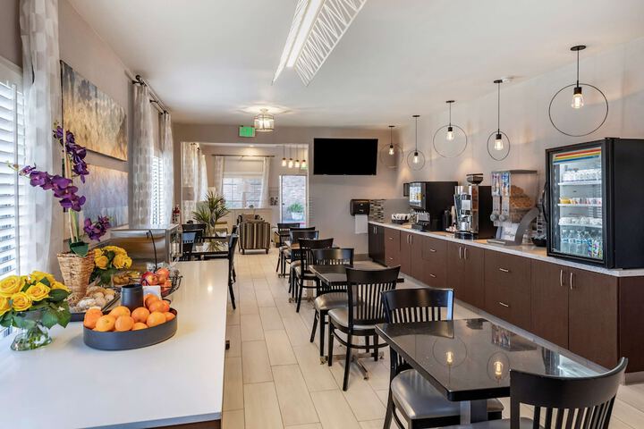 Breakfast area