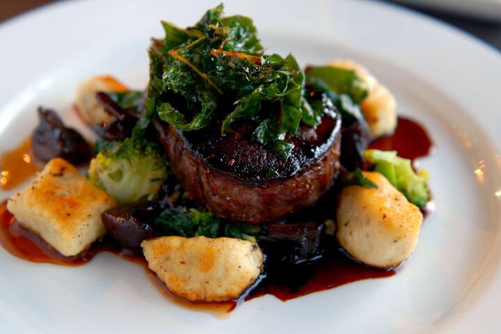 Dining 48 of 68
