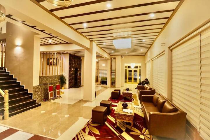 Crown Himalaya Hotel