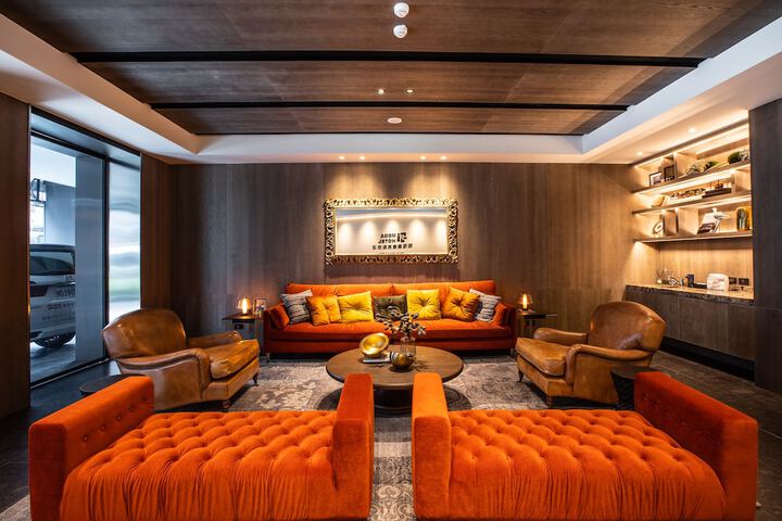 Guest Lobby