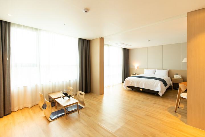 Room 14 of 61