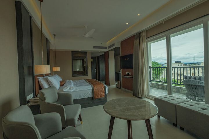 Room 34 of 85