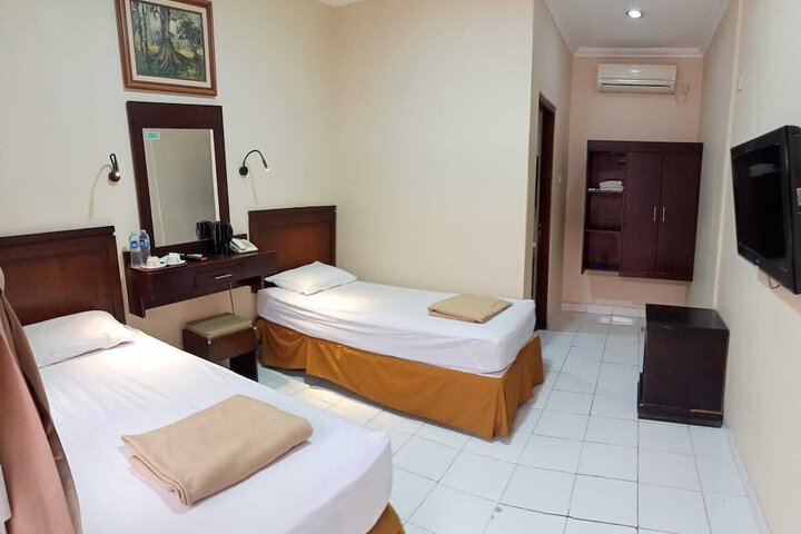 Room 16 of 49