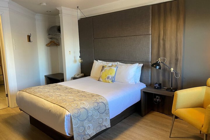Room 31 of 64