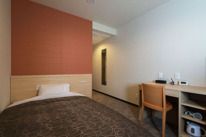 Room 11 of 31