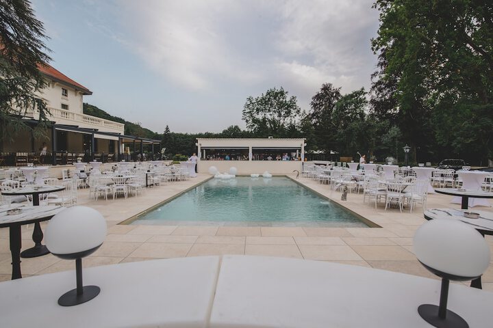 Pool 41 of 60