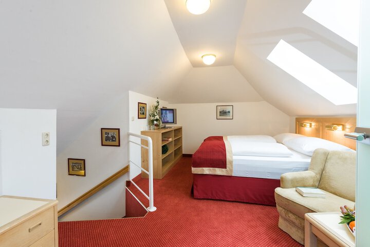 Room 3 of 36