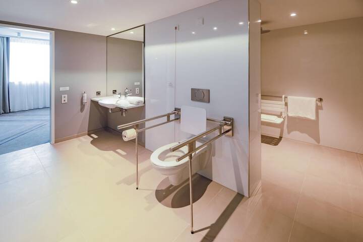 Room 14 of 20