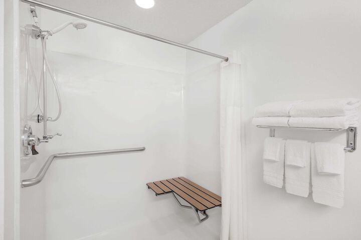 2 Queen Beds Mobility Accessible (1 of 29)