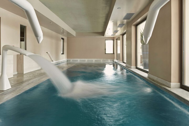 Pool 125 of 247