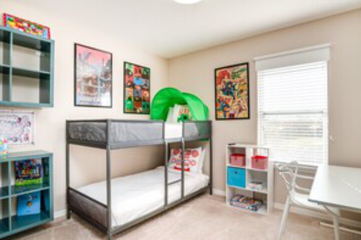 Room 33 of 39