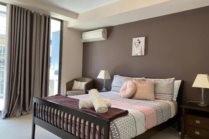 Room 2 of 11