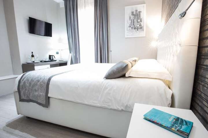 Room 3 of 47