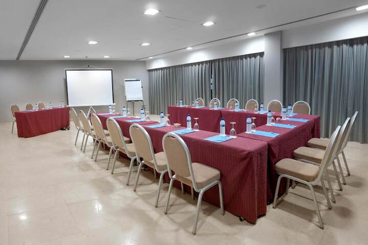 Room 4 of 30
