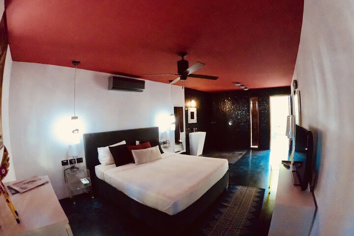 Room 9 of 53