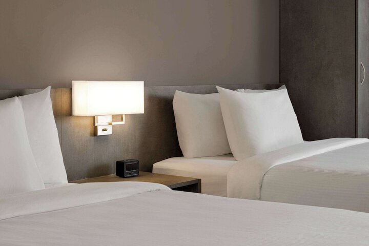 2 Queen Beds (18 of 30)