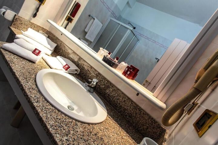 Room amenity