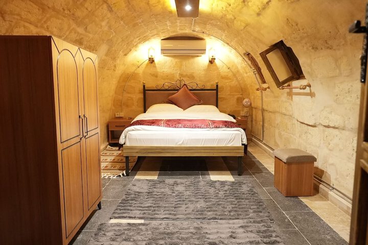 Room 16 of 23