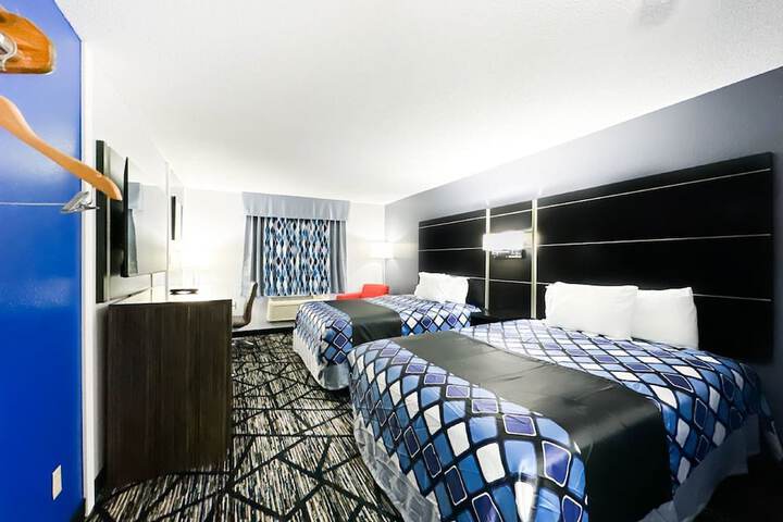 2 Queen Beds (7 of 7)