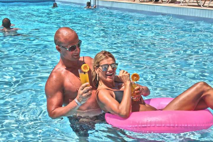 Pool Hotel