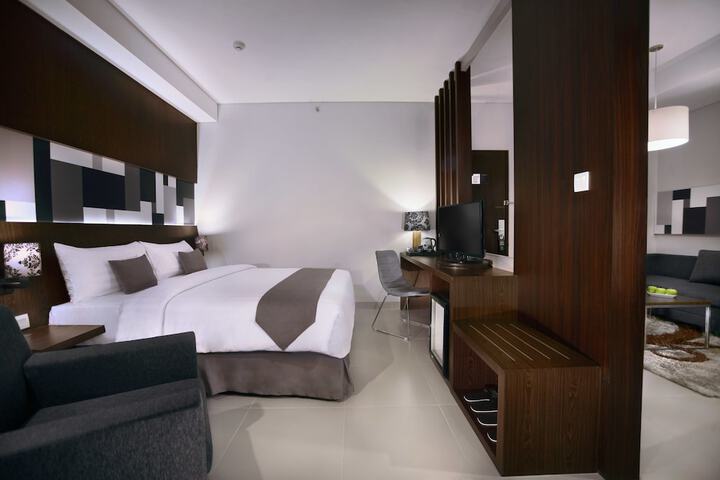 Room 10 of 27