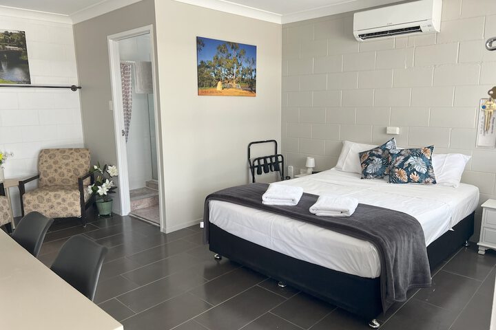 Room 6 of 23