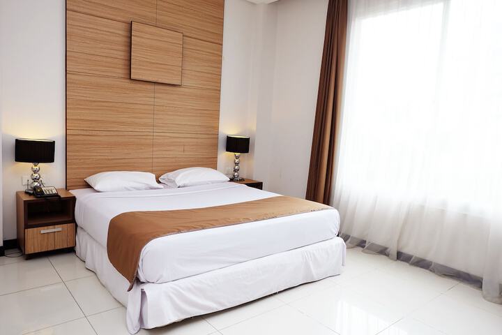 Room 10 of 27
