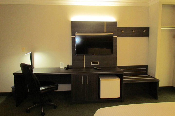 Room 17 of 64