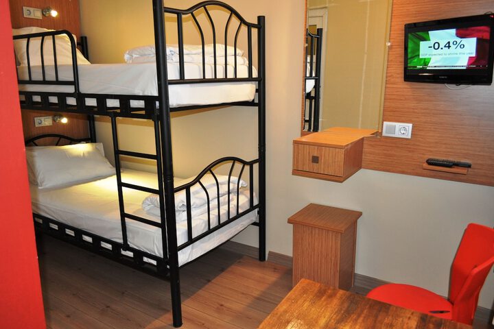 Room 18 of 112