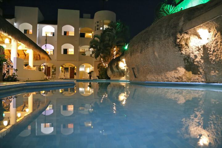 Hotel Pool