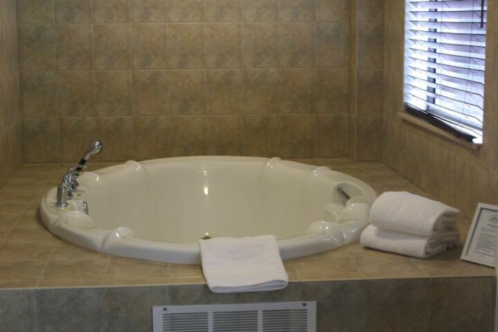 1 King Bed (8 of 22)