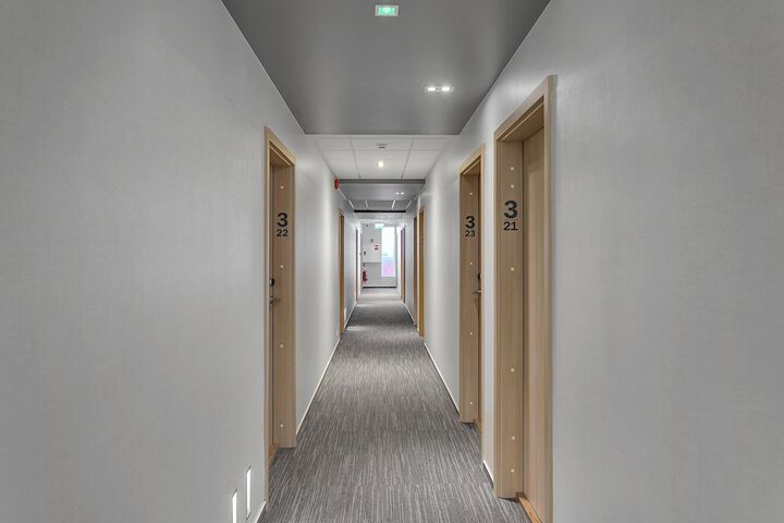 Ballroom/Hall 72 of 78