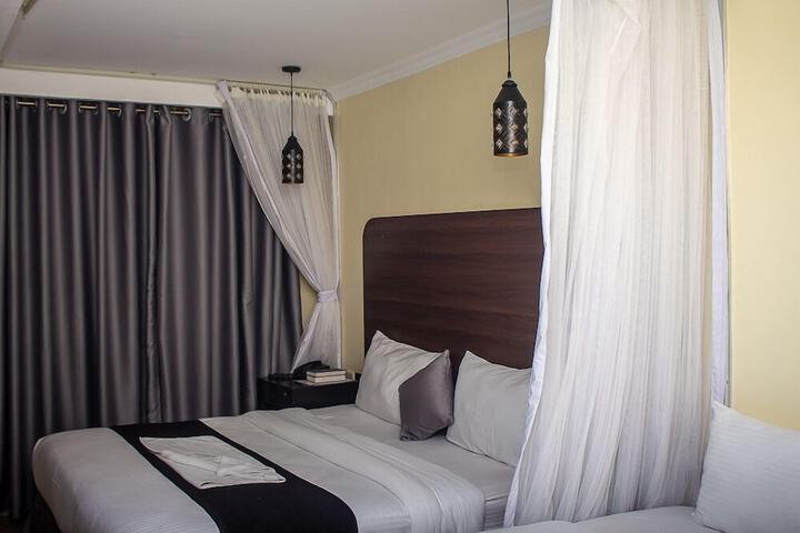 Room 7 of 32