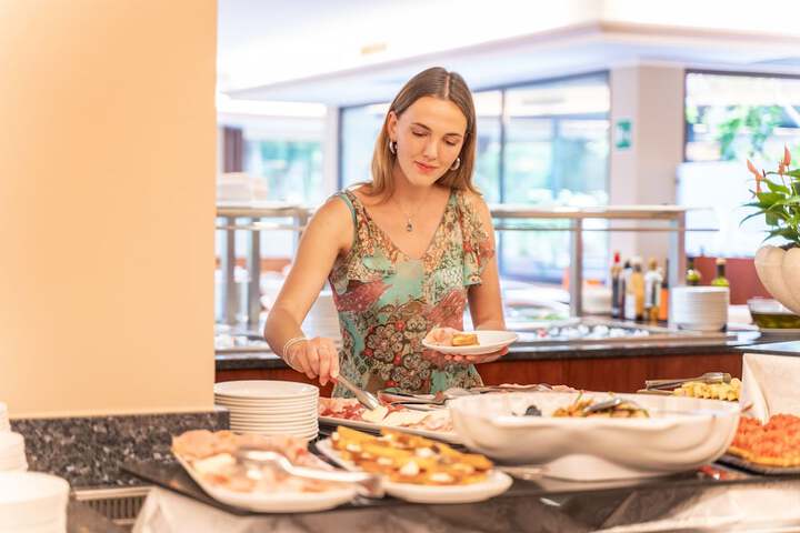 Dining 120 of 138