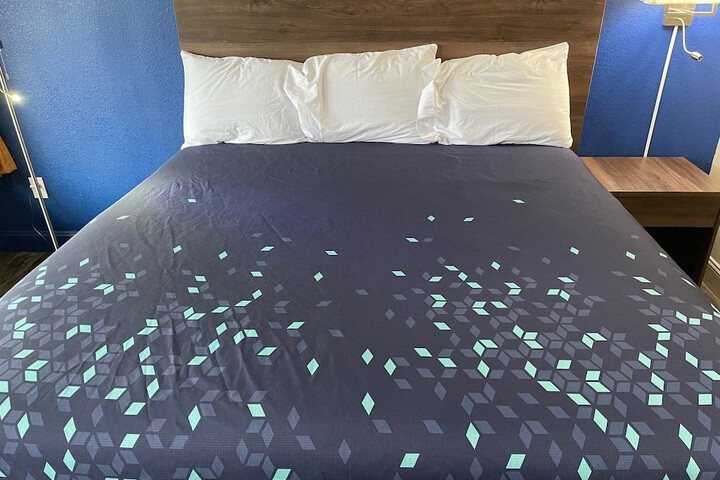 1 King Bed (1 of 3)