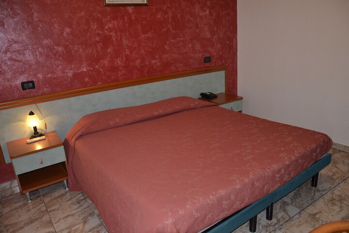 Room 3 of 7