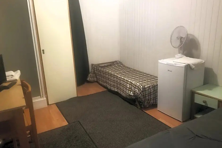 Room 3 of 15