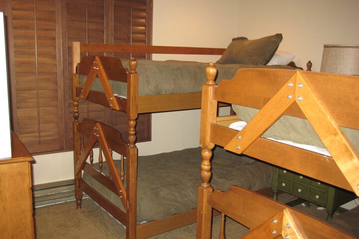 Room 6 of 104