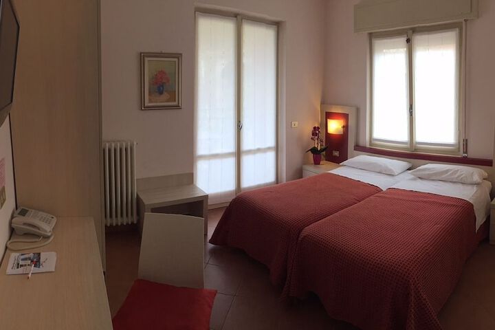 Room 9 of 44