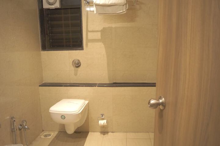 Room 50 of 61