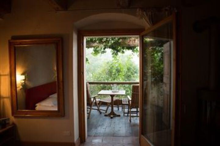 Room 10 of 26