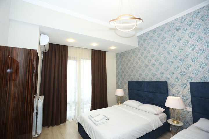 Room 12 of 36
