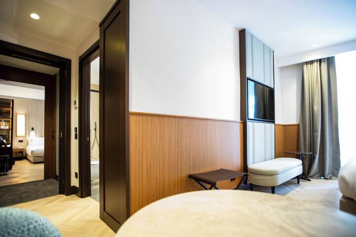 Room 17 of 47
